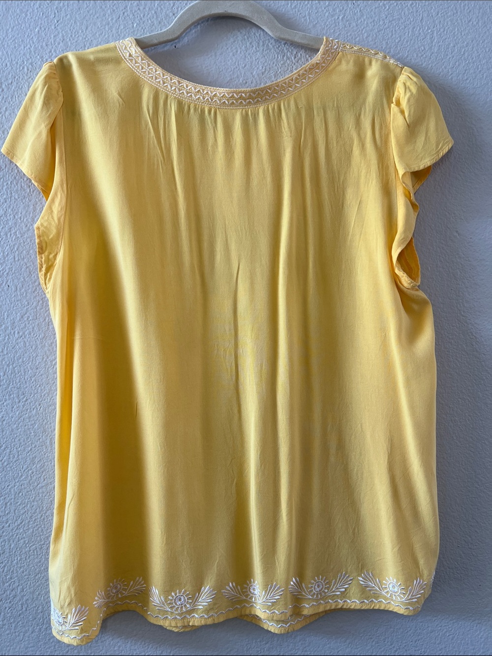 Faded Glory Yellow Embroidered Cap-Sleeve Blouse - Picture 6 of 7